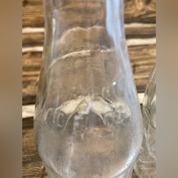 Vintage Glass Coca-Cola bottles with a beer bottle - Picture 11 of 12